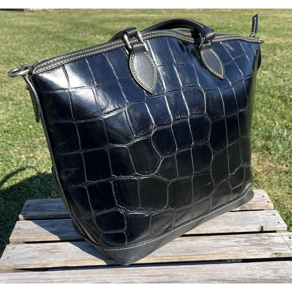 Dooney & Bourke Black Croco Embossed Leather Large Zip Satchel‎ Tote Purse